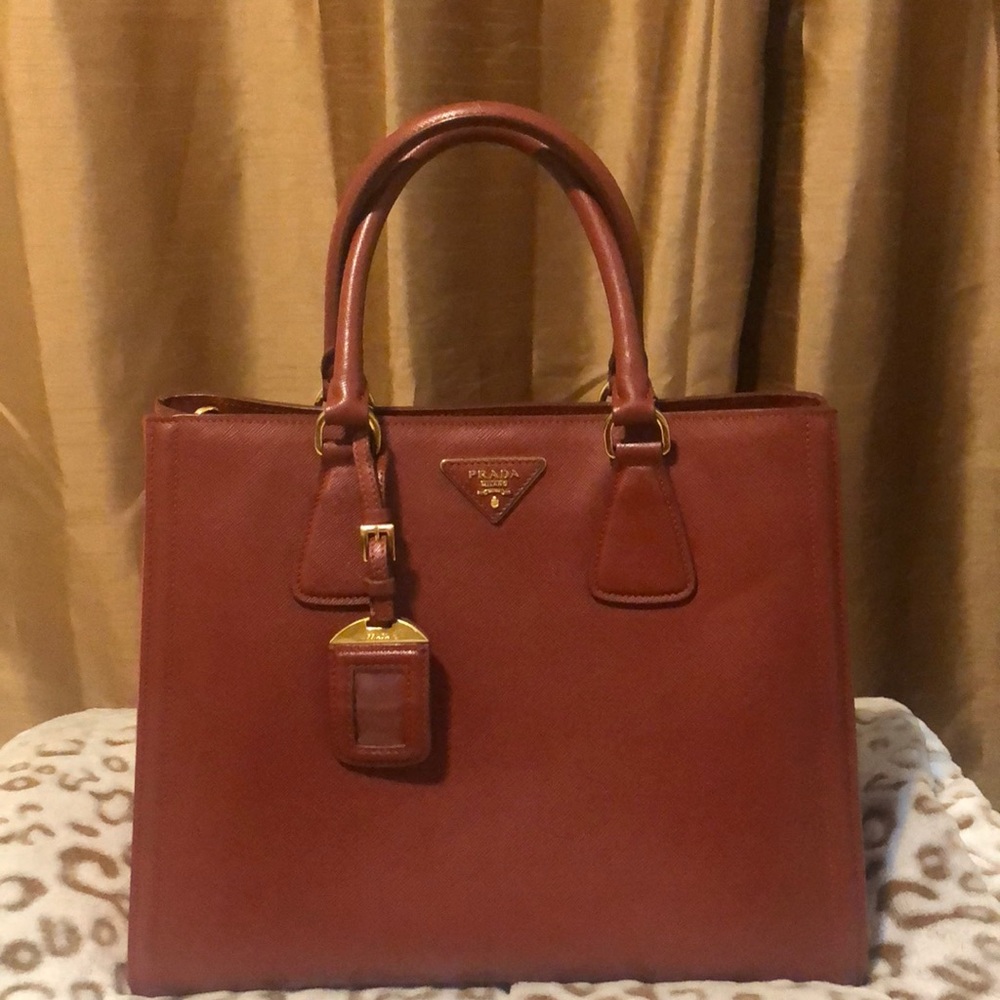 Saffiano Lux